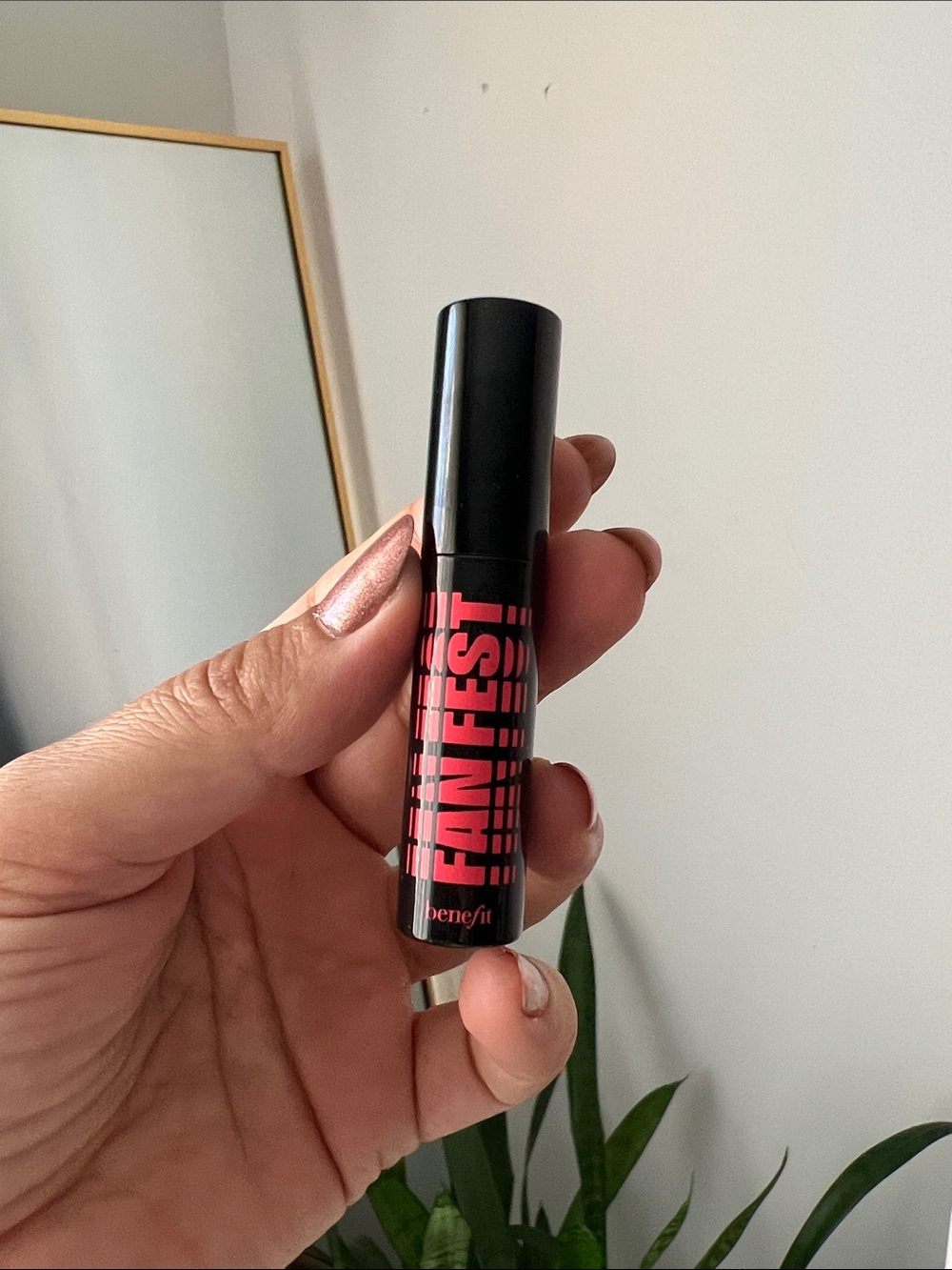 Benefit Thintest Mascara Tube in Black mini